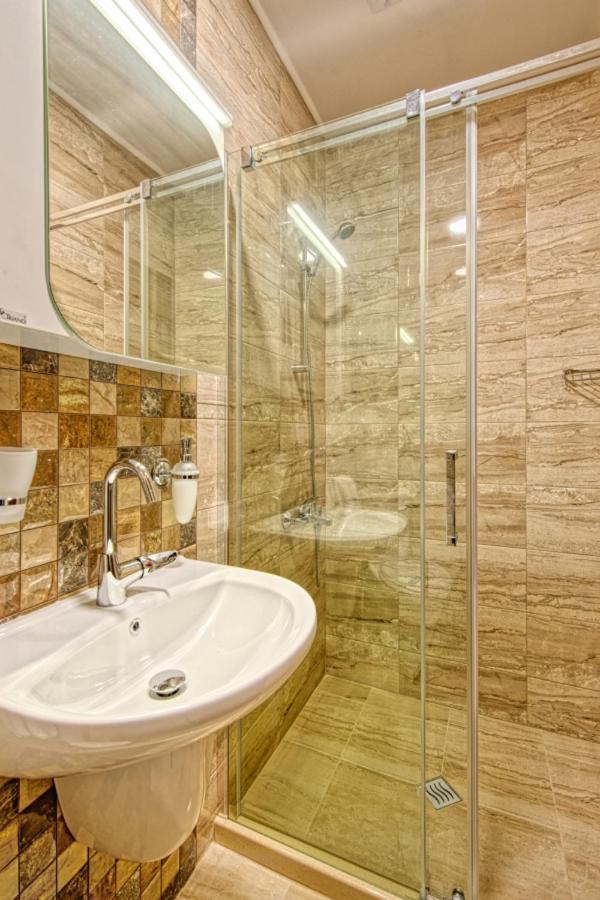 Къща За Гости Relax Hisarya Exterior photo